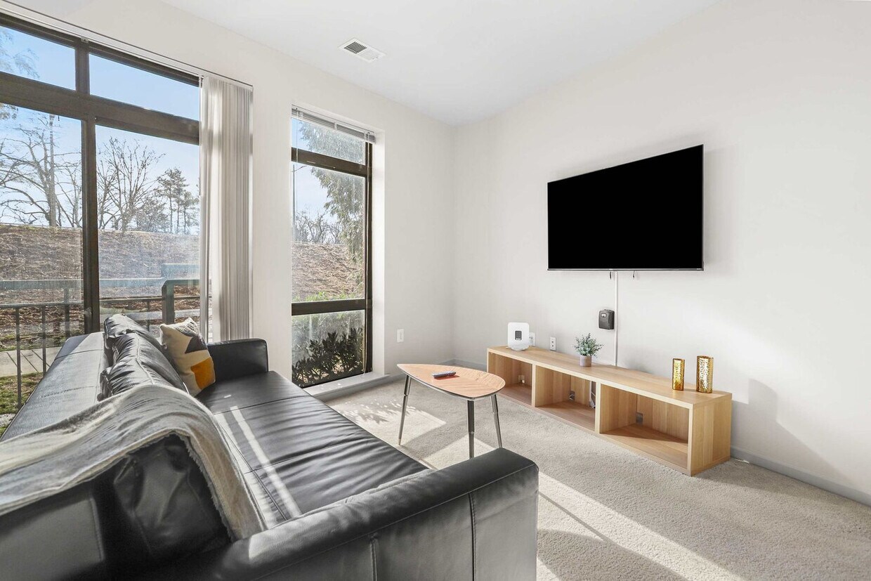 Foto principal - 305 10th Street South