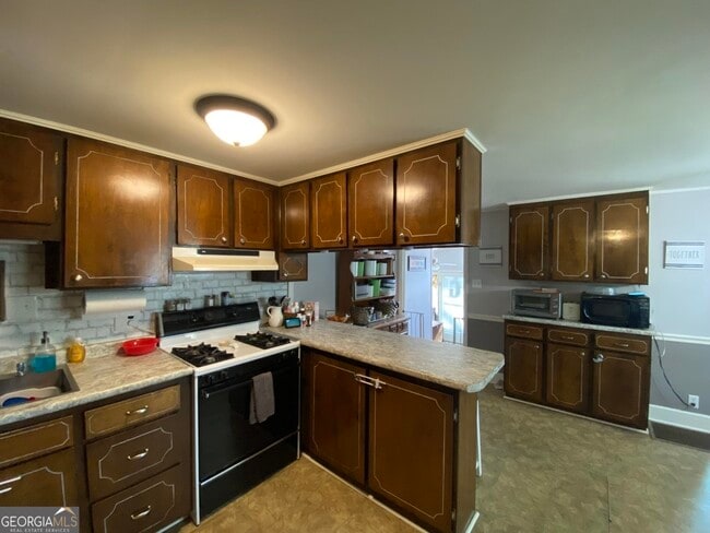 Building Photo - 411 N Cromley Rd