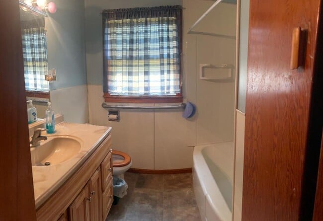 Building Photo - 1706 N 15th St