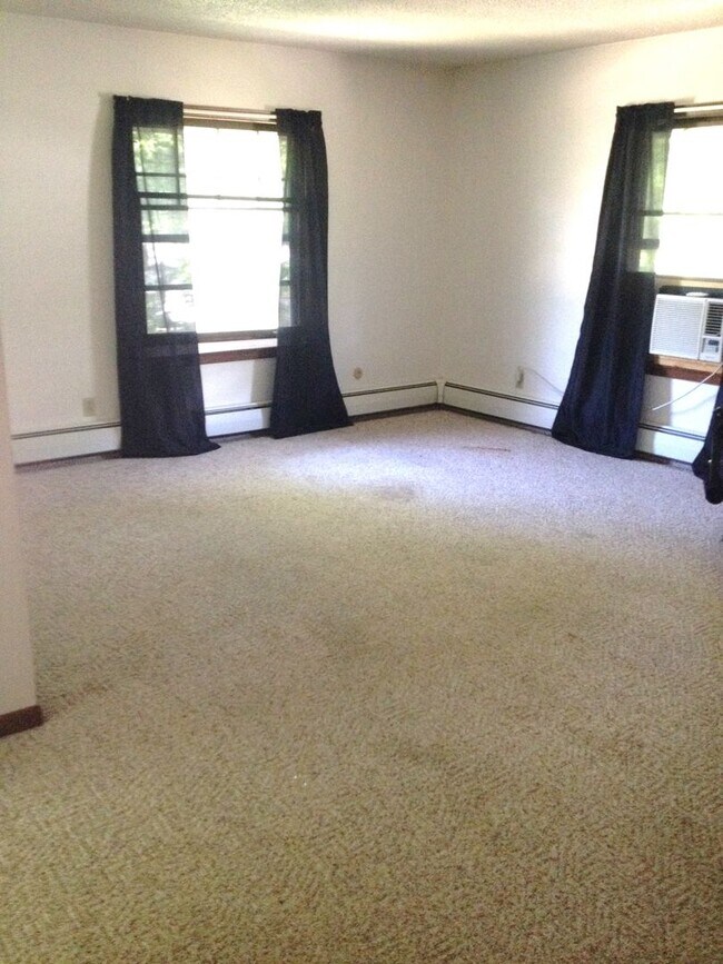 Foto del edificio - 708 1st Ave SE