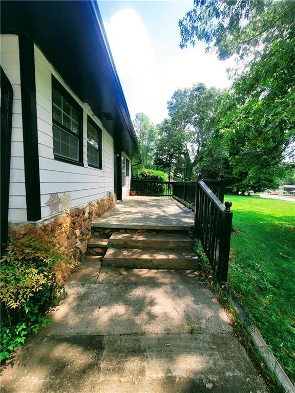 Building Photo - 871 Rays Rd
