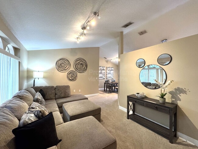 Foto del edificio - 820 Briargrove Ave