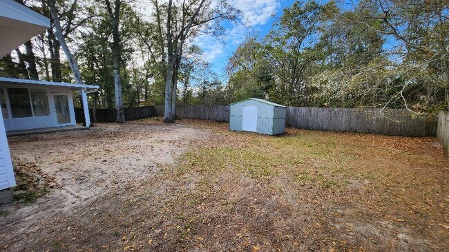 Building Photo - 915 Vonna Jo Cir