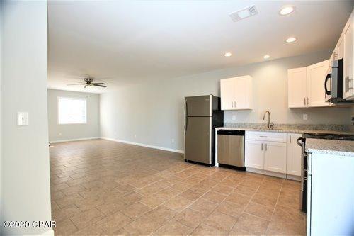 Foto del edificio - 6121 Harvey St
