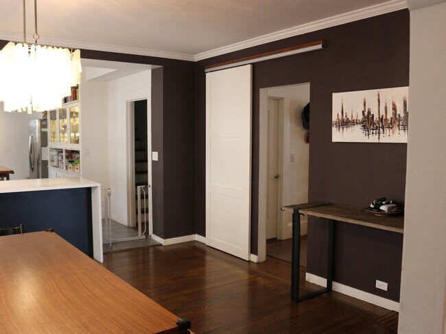 Building Photo - 5558 Claremont Avenue