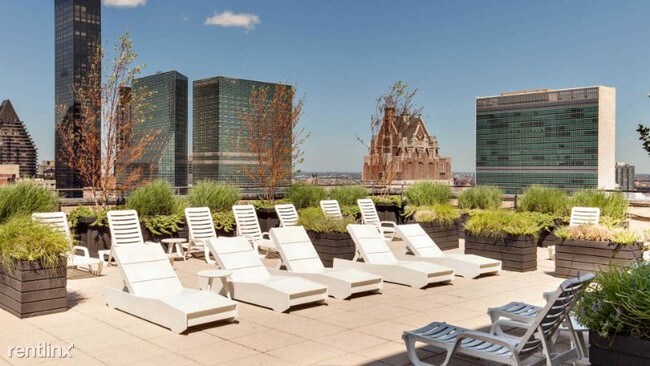 Foto del edificio - 1 br, 1 bath Apartment - 245 E 40th St