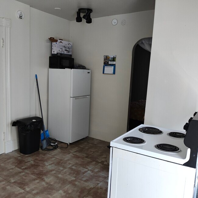 Foto del edificio - 535 W 8th St