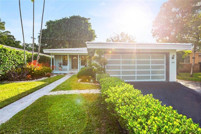 Foto del edificio - 736 Alhambra Cir