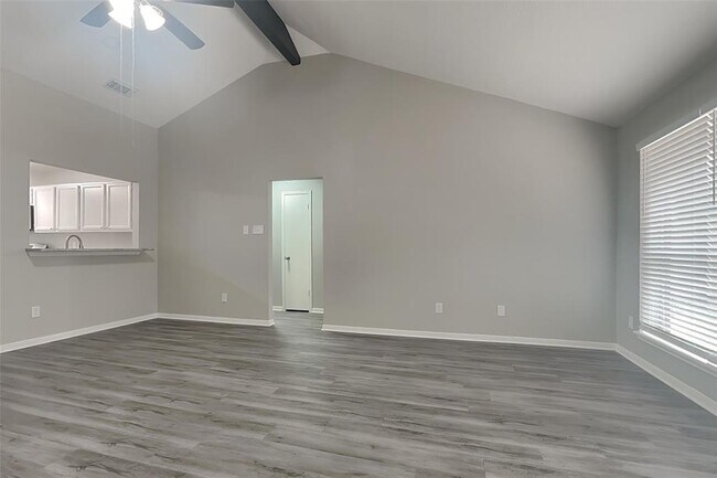 Building Photo - 2602 Clear Ridge Dr