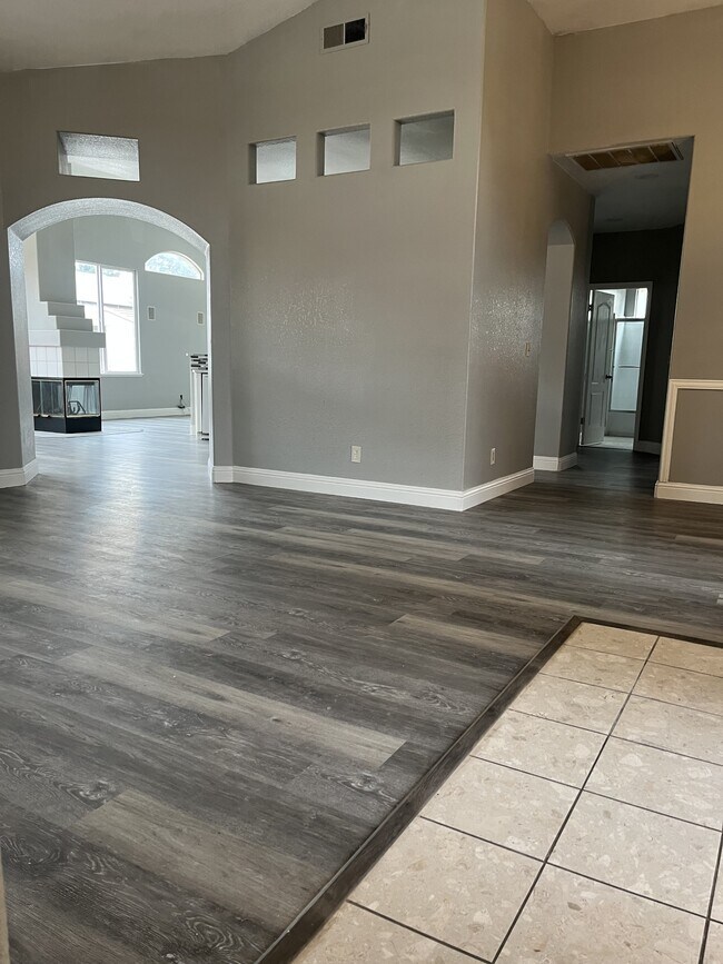 Foto del edificio - 2021 Nand Dr