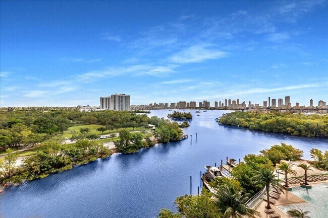 Foto del edificio - 16385 Biscayne Blvd
