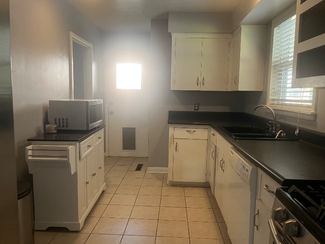Building Photo - 3811 Idlewild Ave