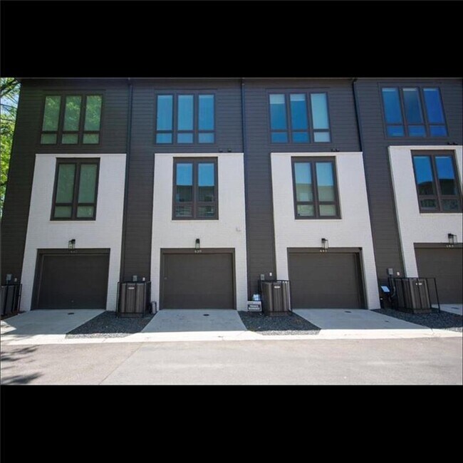 Foto del edificio - 439 Parkway Dr NE