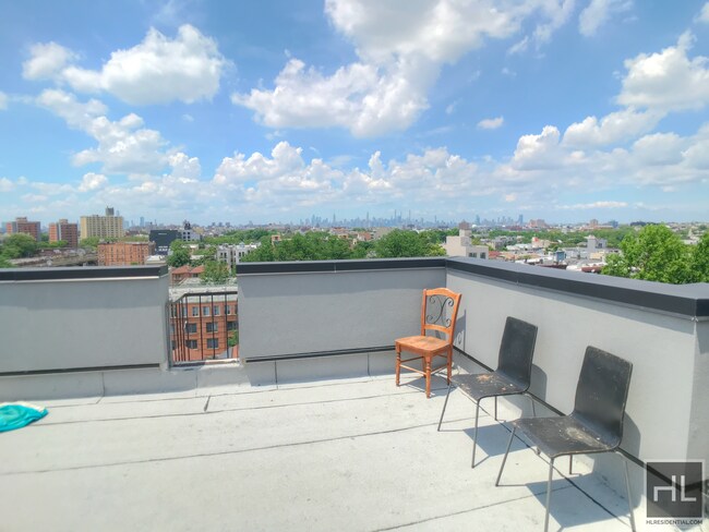 Foto del edificio - Duplex 1 Bed