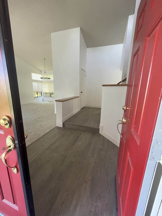 Foto del edificio - 7216 Roxanne Ln