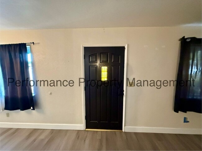 Foto del edificio - 239 W China Grade Loop