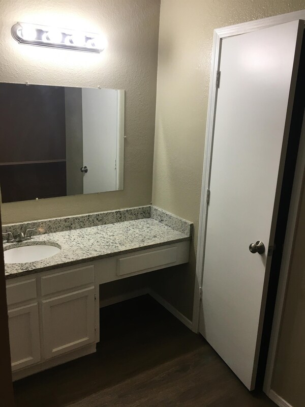 Foto del edificio - 11044 E 14th Ct