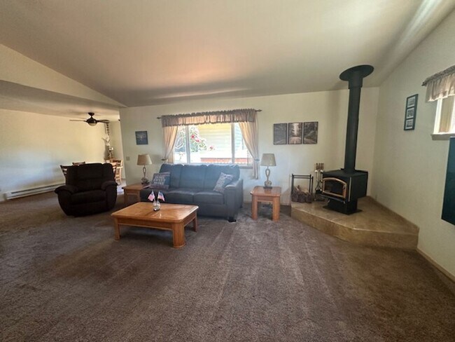 Foto del edificio - 1476 Glenwood Dr