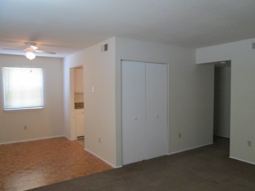 Building Photo - 3605 Kecoughtan Rd