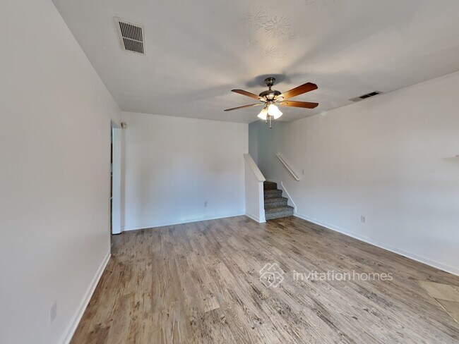 Building Photo - 385 Crestfield Cir