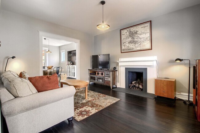 Building Photo - 844 N Downing St