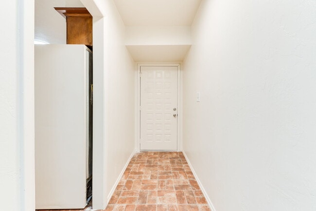 Foto del edificio - 5911 NW 30th St