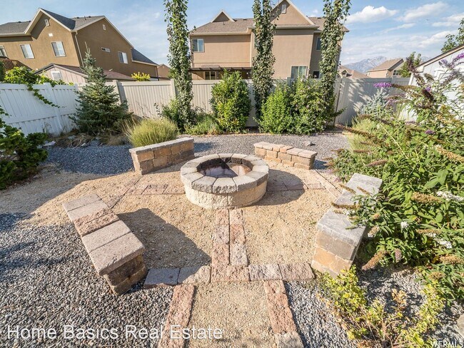 Building Photo - 4 br, 3 bath House - 356 S 1850 W