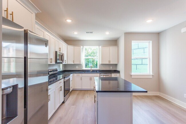 Foto del edificio - Downtown Townhome!