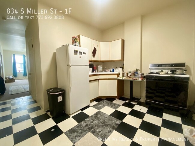 Building Photo - 834 S Miller St