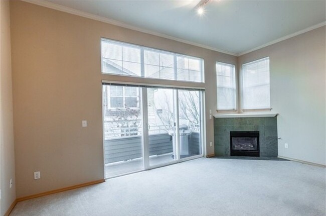 Building Photo - Lovely 3 bed, 2.5 Bathroom Magnolia Tonwnh...