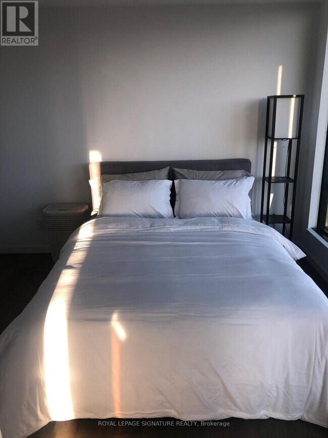 Building Photo - 7 Smith Crescent