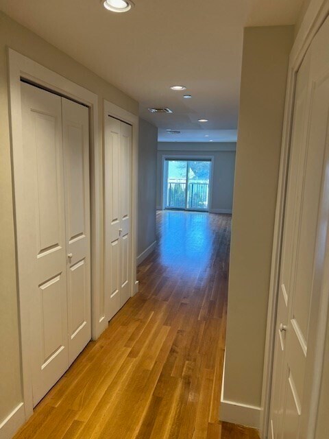 Foto del edificio - 321 Hammond Pond Pkwy