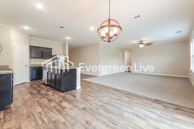 Foto del edificio - 425 Stone Creek Blvd