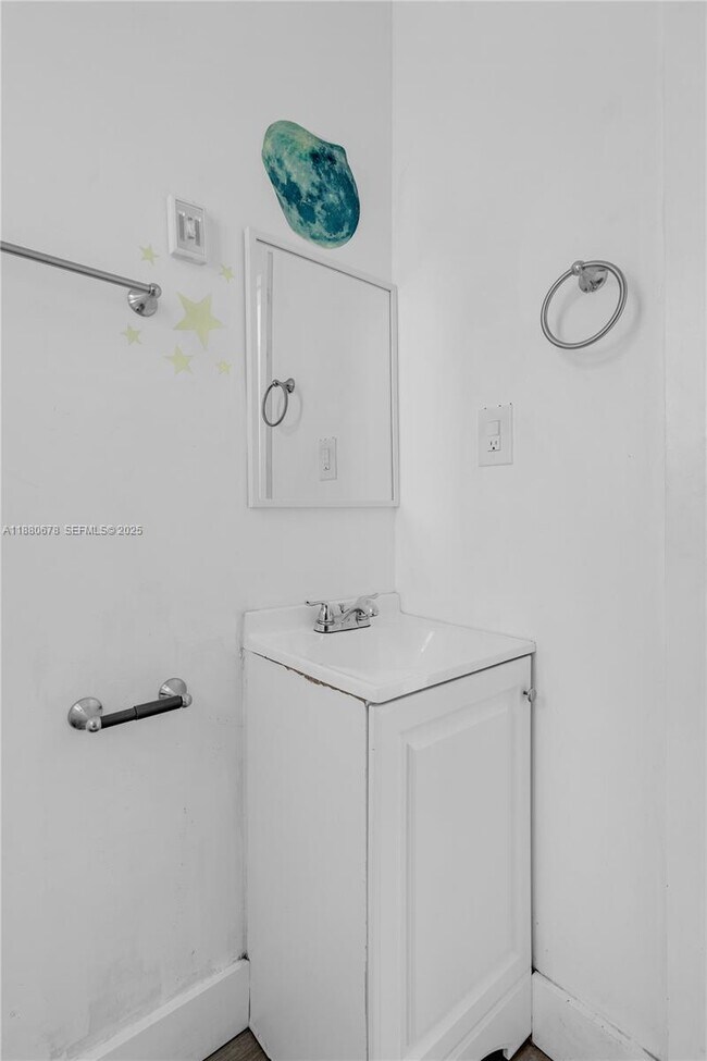 Foto del edificio - 110 NW 9th Ave