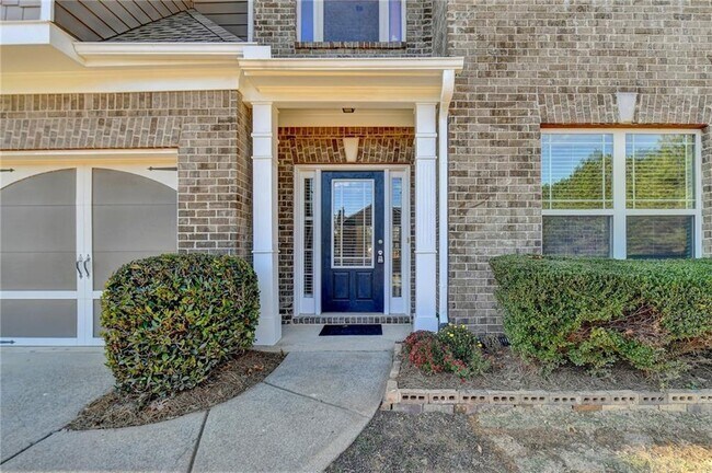 Building Photo - 522 Suwanee Oaks Dr NE