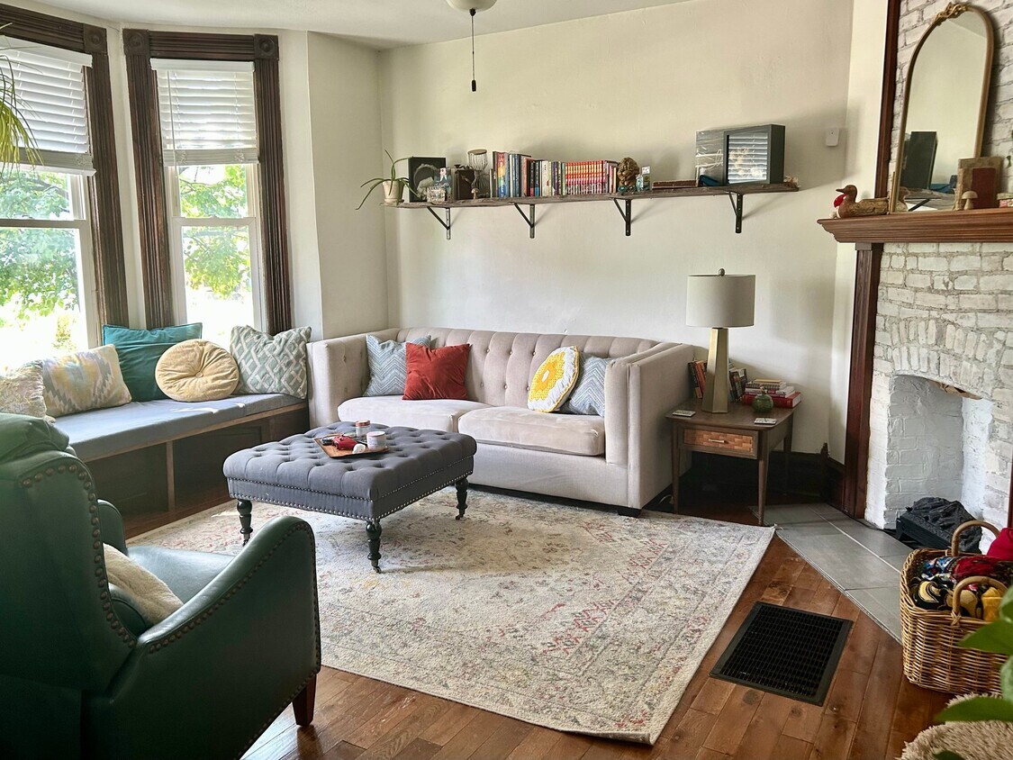Foto del edificio - 879 Oakwood Ave