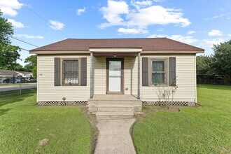 Building Photo - 210 Rouse St