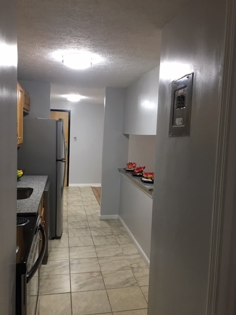 Foto del edificio - 24325 Detroit Rd