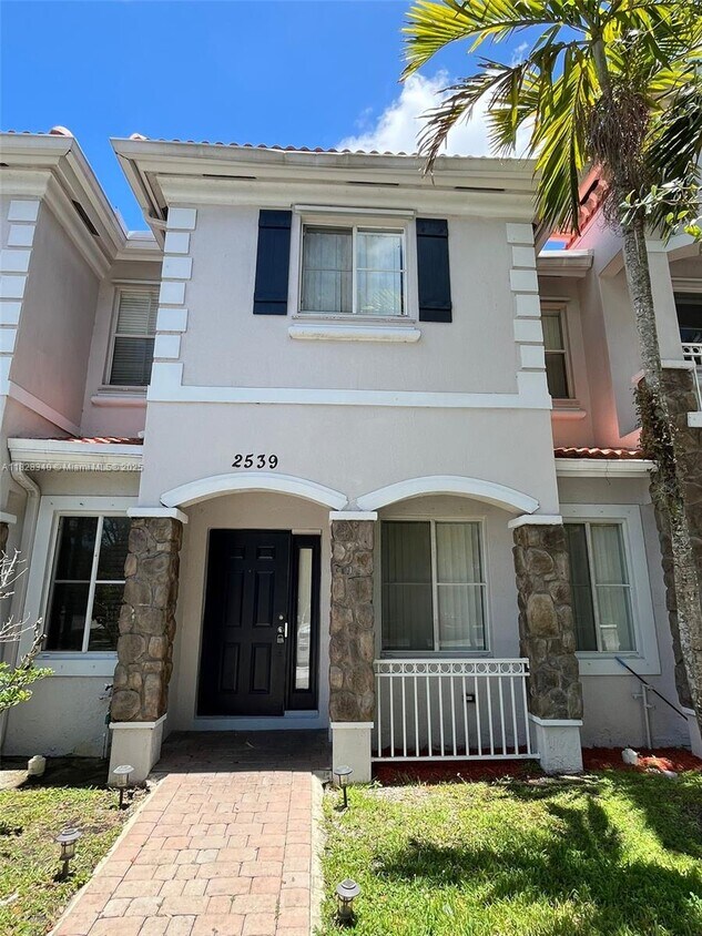 Primary Photo - 2539 SW 82nd Ave