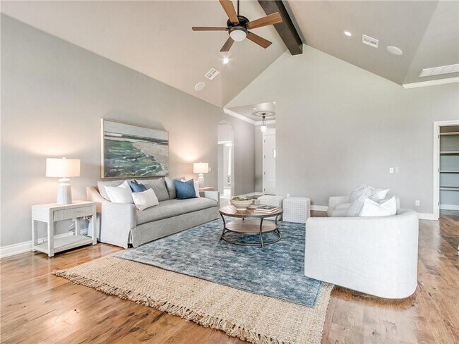 Building Photo - Stunning Home in West Edmond + 5 bedrooms ...