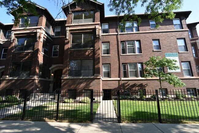 Building Photo - 708 W Grace St