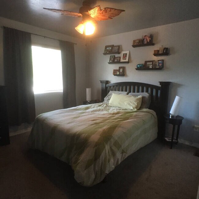 Bedroom - 1470 Florida Rd