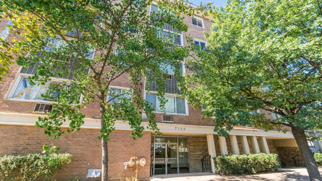 Foto del edificio - 7120 N Sheridan Rd