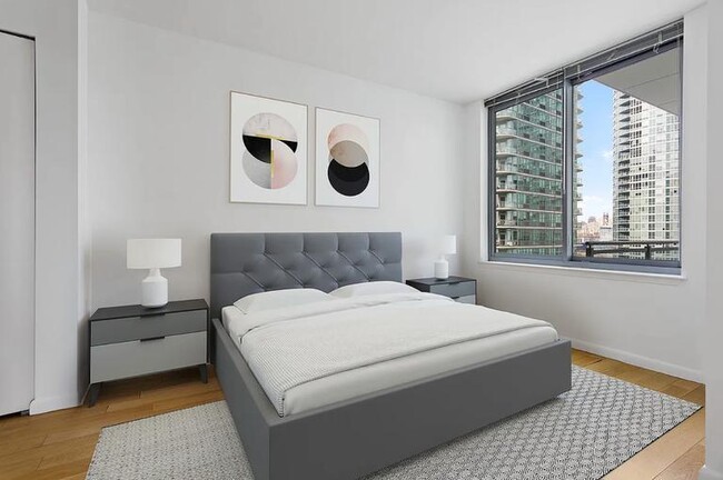 Building Photo - 3 bedroom in LONG ISLAND CITY NY 11109