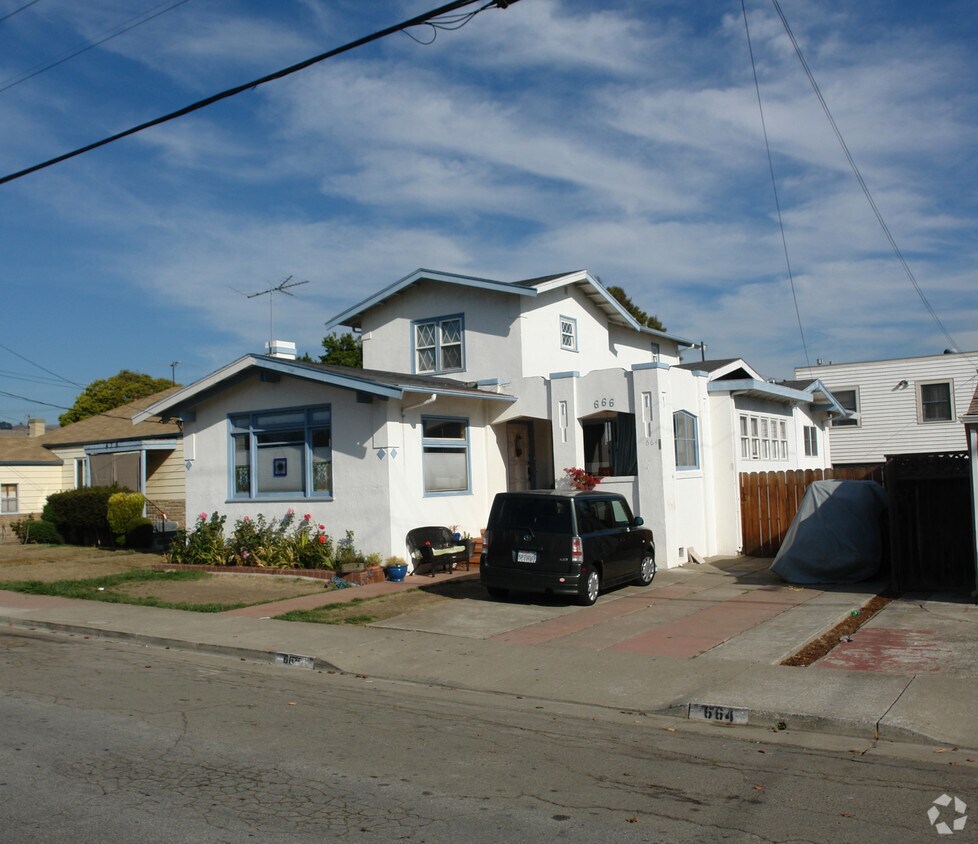 Primary Photo - 664 39th St