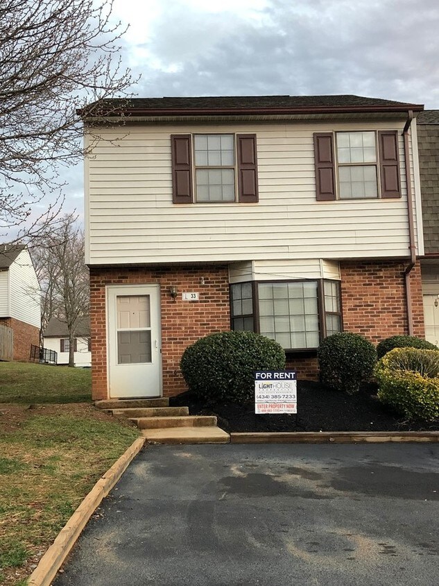 Primary Photo - Campbell County Town Home Three Bedrooms!