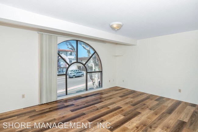 Building Photo - 802-804 Island Ct