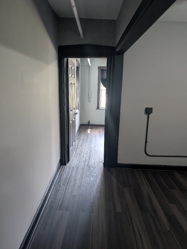 Building Photo - 1221 S Avers Ave