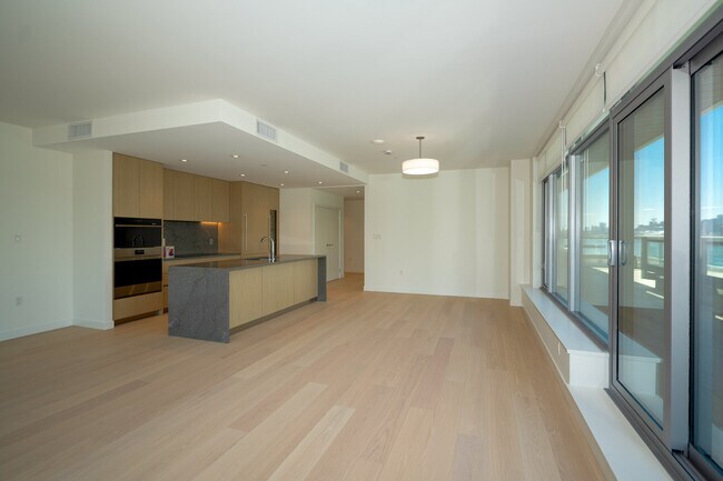 Building Photo - 703-777 Harbour Way