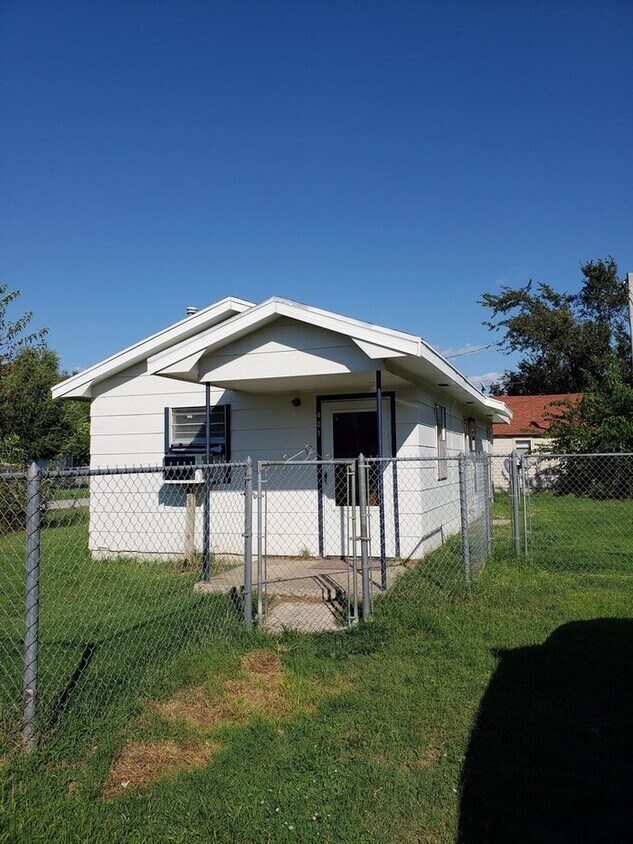 Primary Photo - Nestled in the heart of Shawnee!